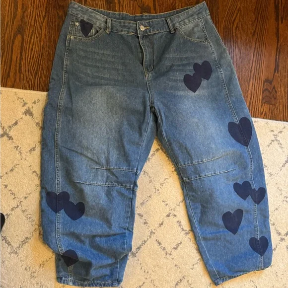 Cutest heart barrel jeans - Picture 2 of 5